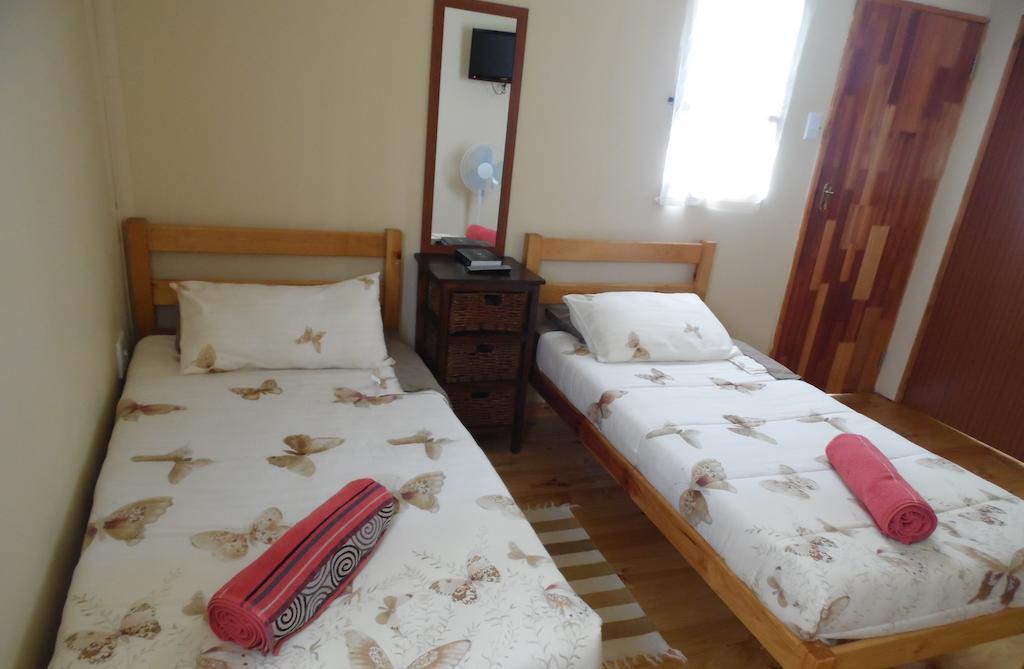 The Hexagon Wildlife Conservation Hotel Uitenhage Kamer foto